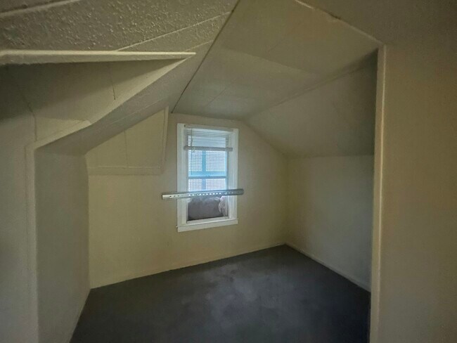 Building Photo - 16824 Rutherford St