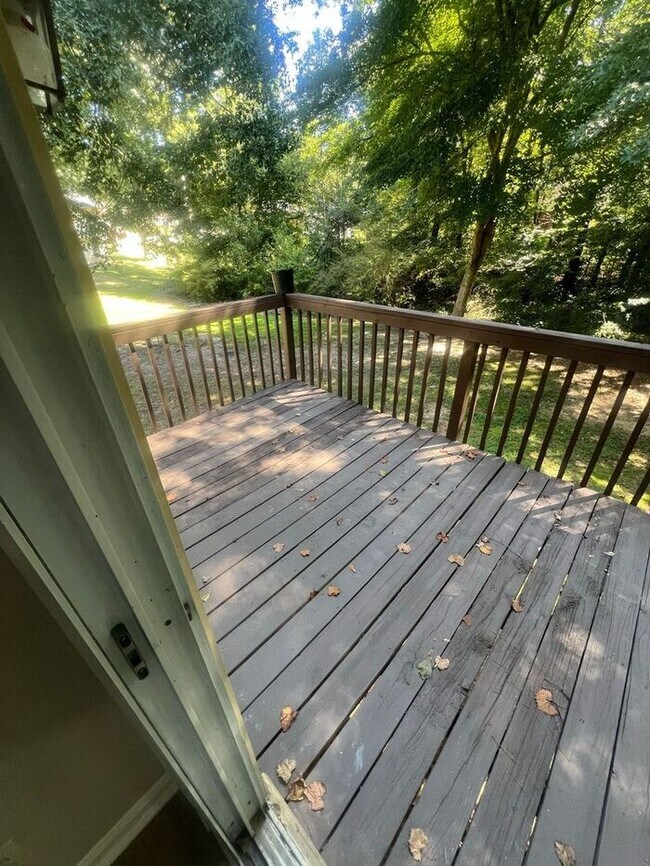 Building Photo - 2 bedroom 2.5 bath in the Lawrenceville area!