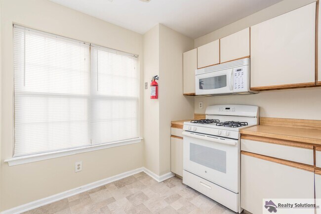 Building Photo - 514 Cascade Ct