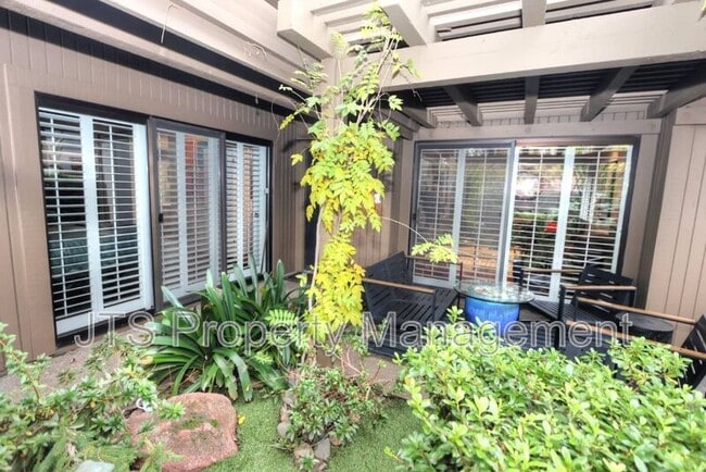 Building Photo - 2010 Promontory Point Ln