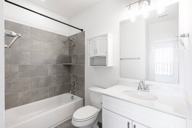 Building Photo - 1737 W Cantey St