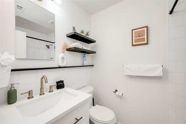 Building Photo - 2516 Friar Tuck Ln