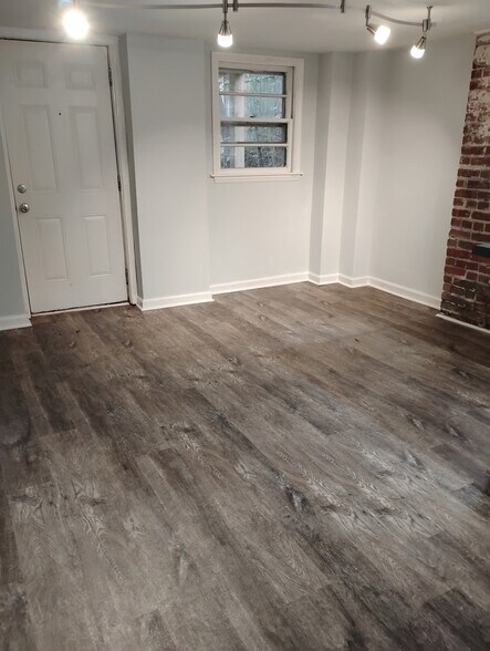 Building Photo - 210 Edward St