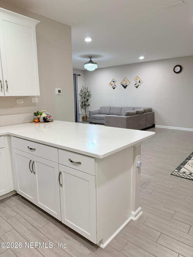 Building Photo - 70 Golden Fern Dr