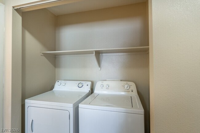 Building Photo - 3130 Meadow Flower Ave