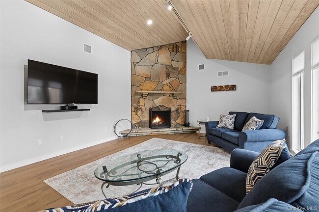 Building Photo - 3 Harbor Rd