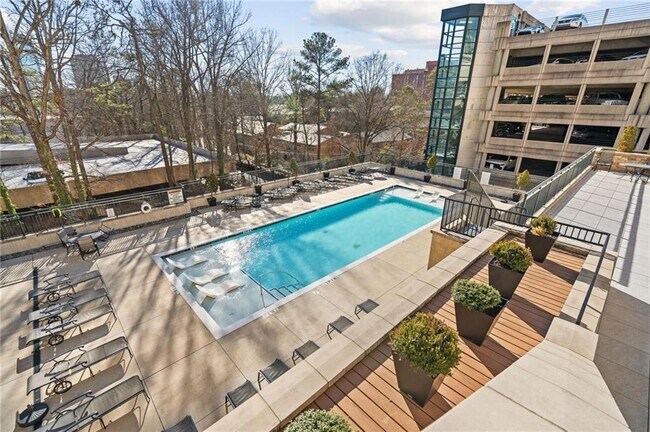 Building Photo - 3040 Peachtree Rd NW