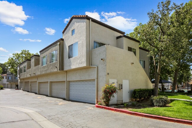 Building Photo - 24474 Valle Del Oro