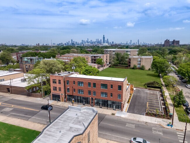 Building Photo - 1427 S Kedzie Ave