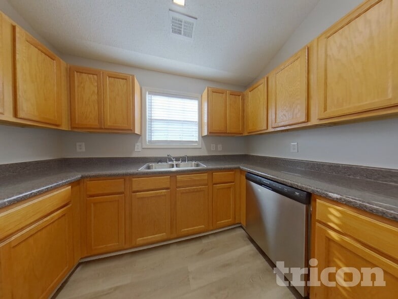 Building Photo - 299 Greystone Cir