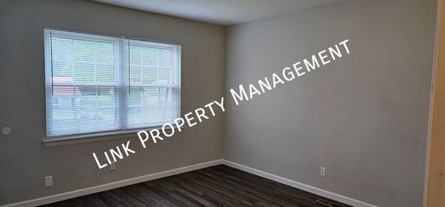 Building Photo - 1640 Keeble St