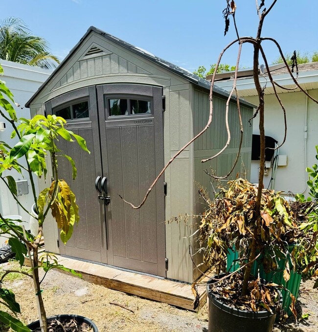 Building Photo - 3/2/1 Rocky Point Home w/Fenced Backyard &...