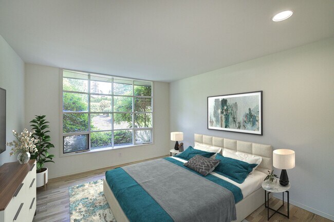 Building Photo - 4Bd/2.5Ba Clyde Hill Home