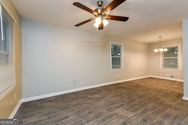 Building Photo - 8807 Crown Ct