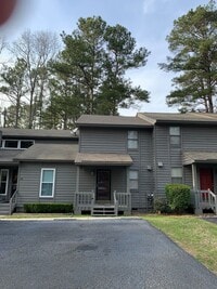 Building Photo - Quite two bedroom Townhome in Central Mart...