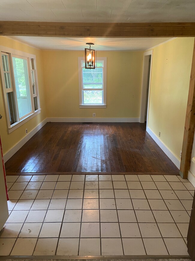 Dining Room - 696 S Wardsboro Rd