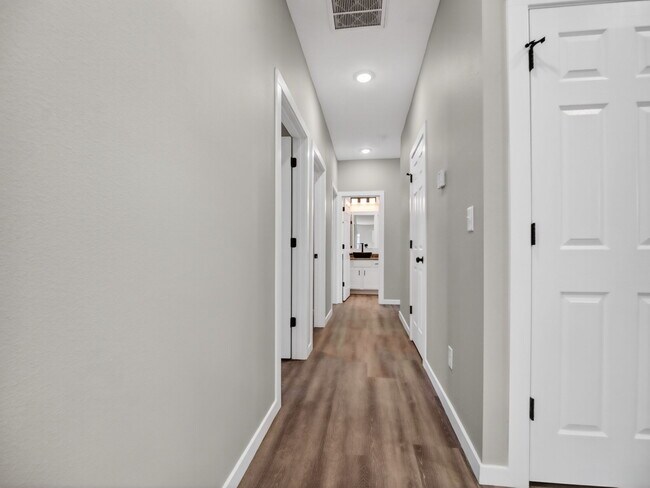 Building Photo - 43 Whitley Ln