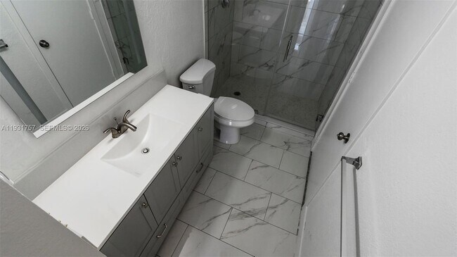 Building Photo - 4158 Inverrary Dr