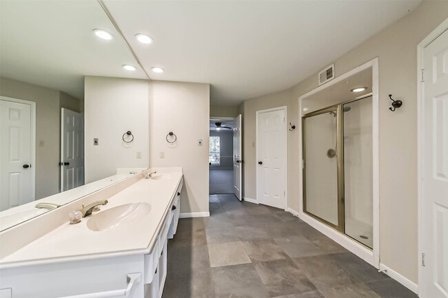 Building Photo - 3910 Misty Gardens Ct