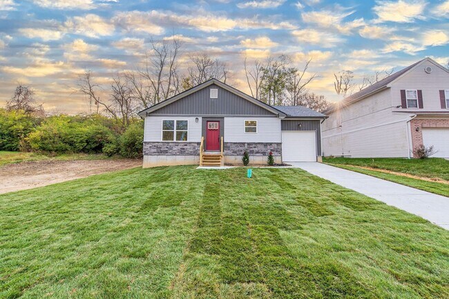 Building Photo - College Hill- New Construction! Stunning 3...