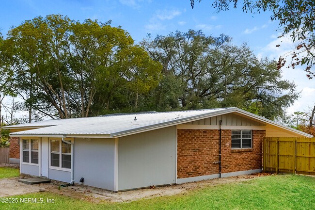 Building Photo - 470 Sigsbee Ct