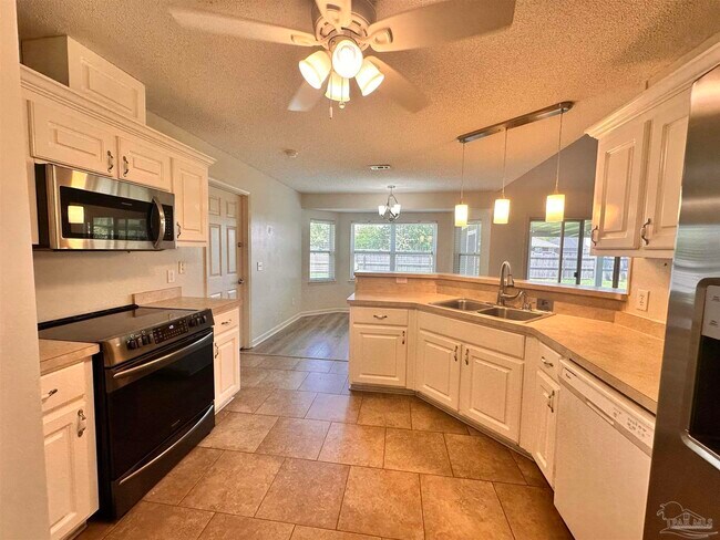 Building Photo - 3304 Tiller Ct