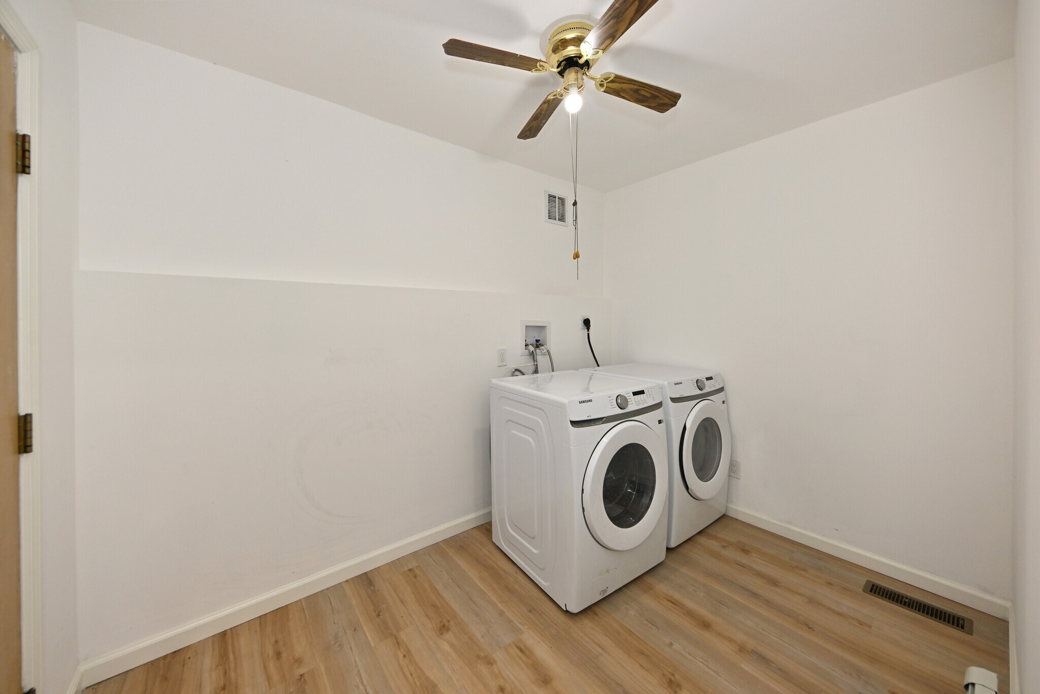 Building Photo - 32 Brainard Pl