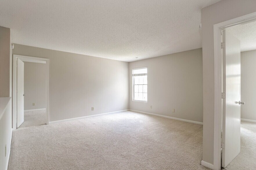 Building Photo - 7029 Maple Park Ln