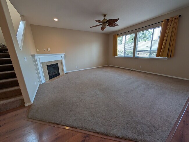 Building Photo - "Discover Comfort and Convenience: Spacious 3-Bed, 2-Bath Home in Beaverton!"
