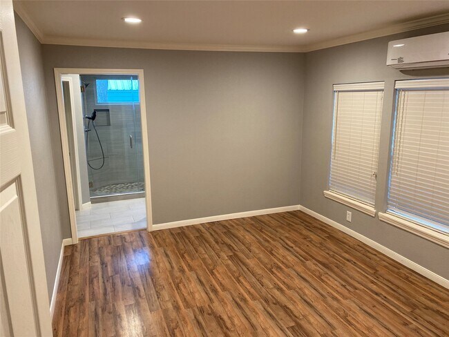 Building Photo - 4221 Marina St