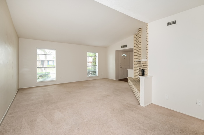 Building Photo - 217 Via Altos