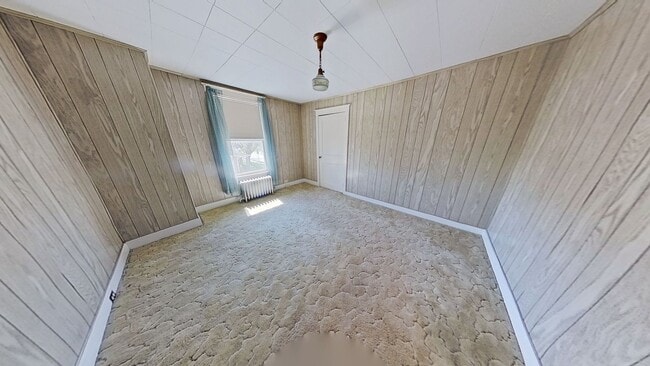 Building Photo - 2 Bedroom Duplex with Basement and Storage