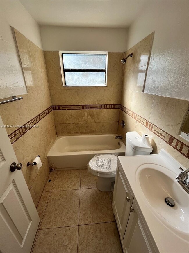 Building Photo - 2031 NW 30th Ave