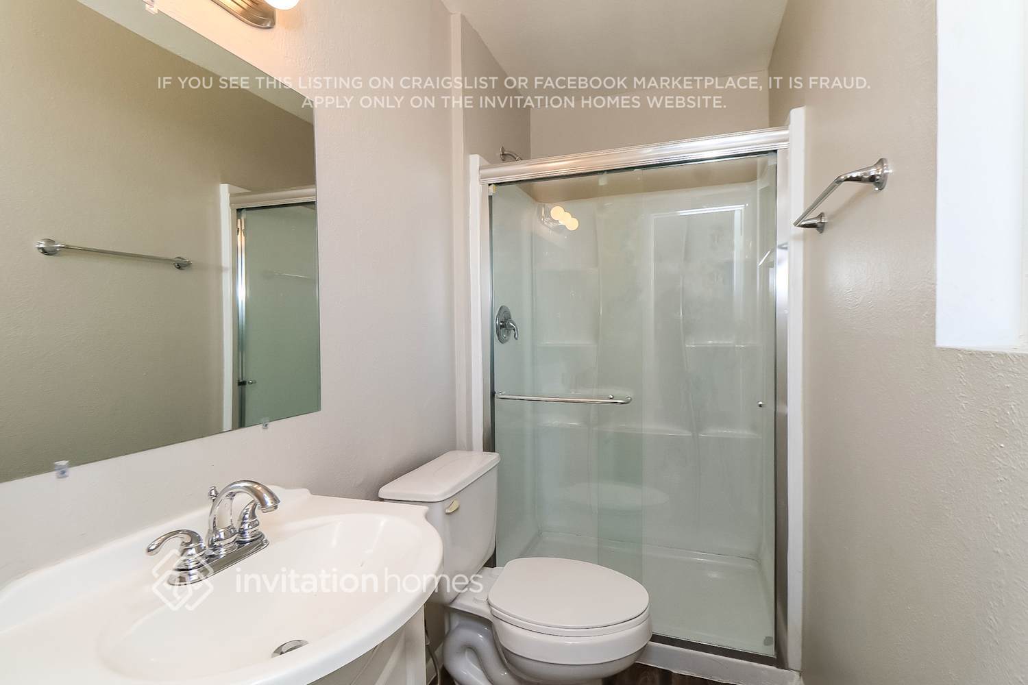 Building Photo - 3146 W Cactus Rd