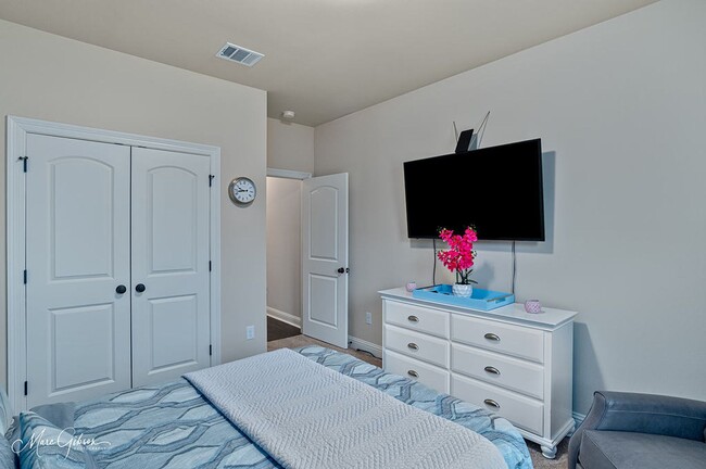 Building Photo - Fully Furnished: Lucien Fields South Shreveport