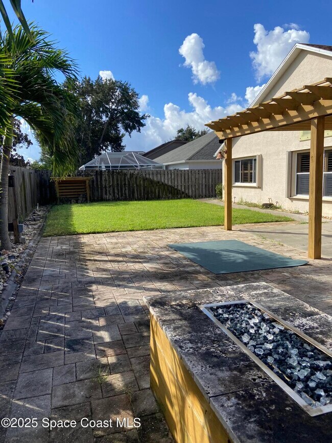 Building Photo - 1847 Abbeyridge Dr
