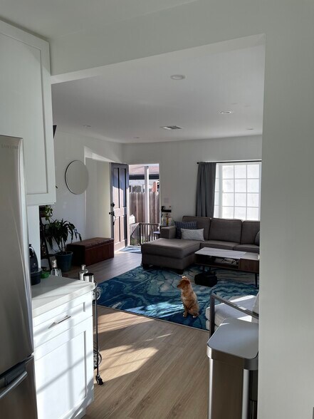 Building Photo - 9042 Carson St