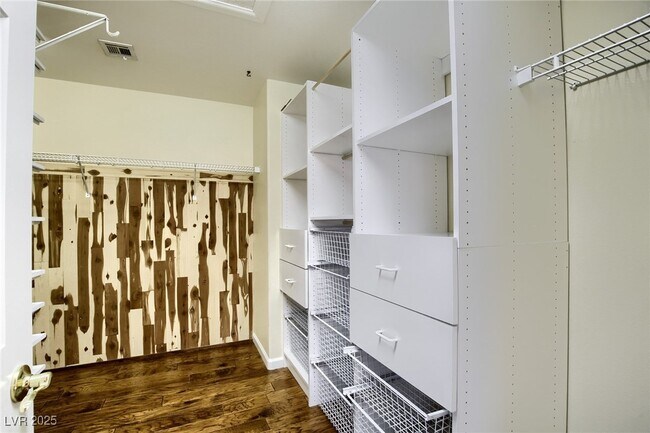 Building Photo - 8732 Castle Ridge Ave