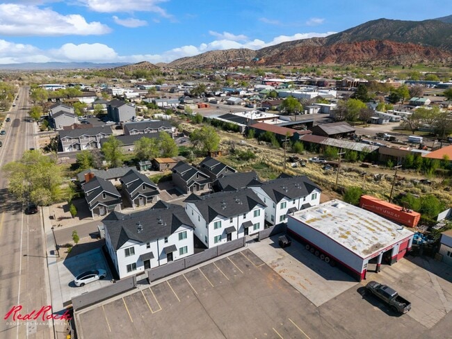 Building Photo - MOVE IN SPECIAL! Fresh, Modern Living, Just Steps Away From Everything in Cedar City