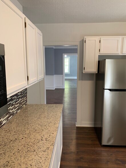 Building Photo - 430 Grand Ave