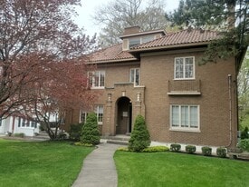 Building Photo - 2217 Madison Rd