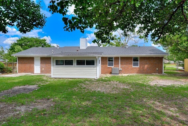 Building Photo - 3635 Spanish Trace Dr