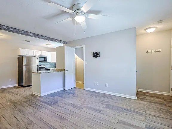 Building Photo - 718 Juniper Dr