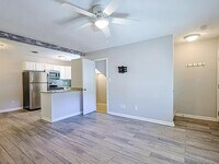 Building Photo - 718 Juniper Dr