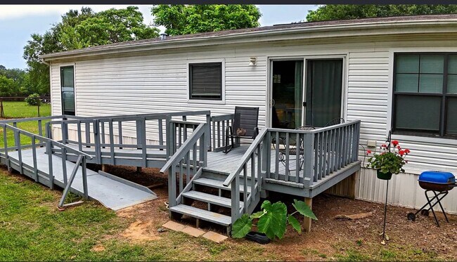 Building Photo - 4 Bedroom in Sabine ISD on 1.09 acres