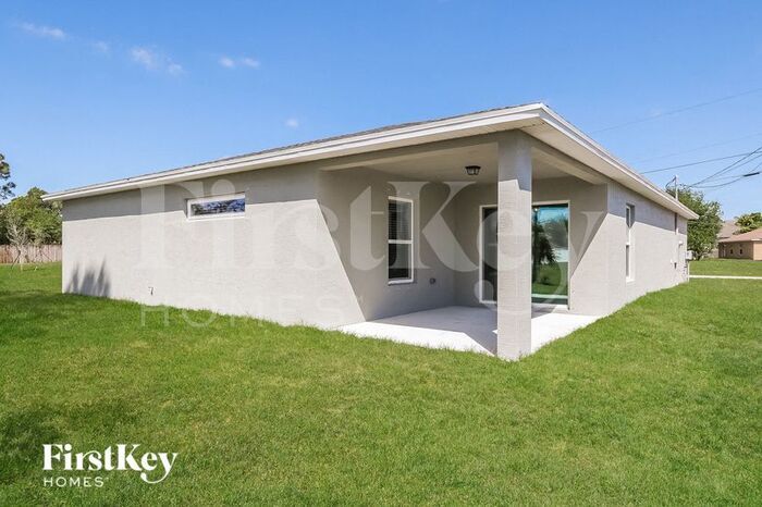 Building Photo - 2114 SW Biella Ave