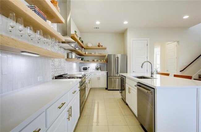 Building Photo - 1508 Arcilla St