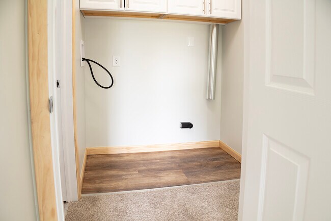 Building Photo - 289 Governors Park Rd