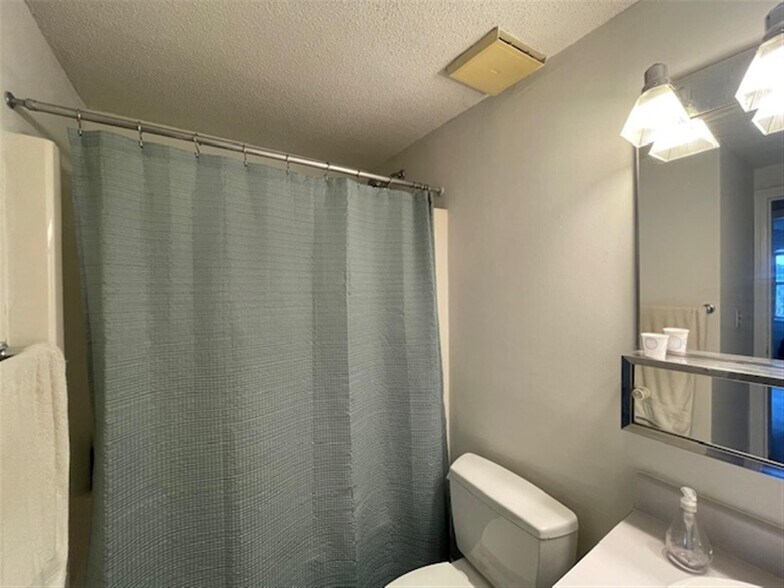 Building Photo - 155 Beacon St