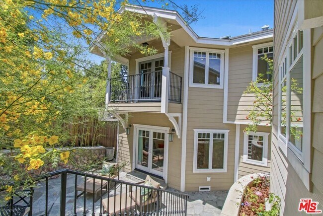 Building Photo - 130 S Arroyo Blvd